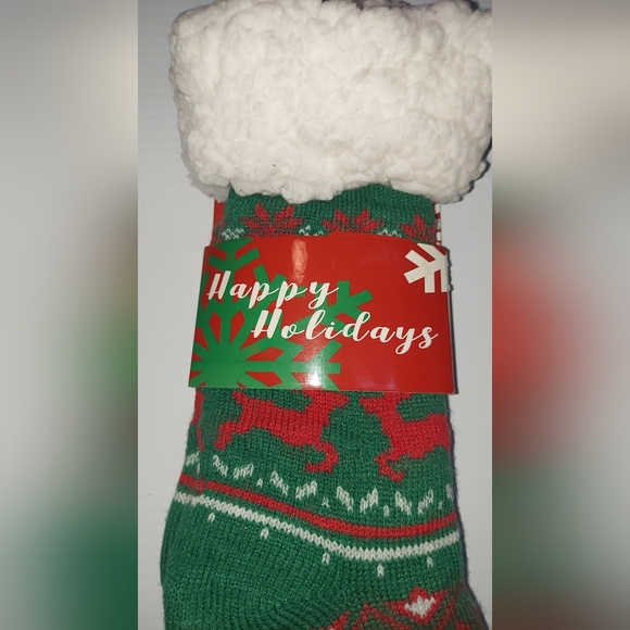 Cozy and Comfy: Sherpa Lined Premium Socks for a Happy Holiday - Picture 10 of 11